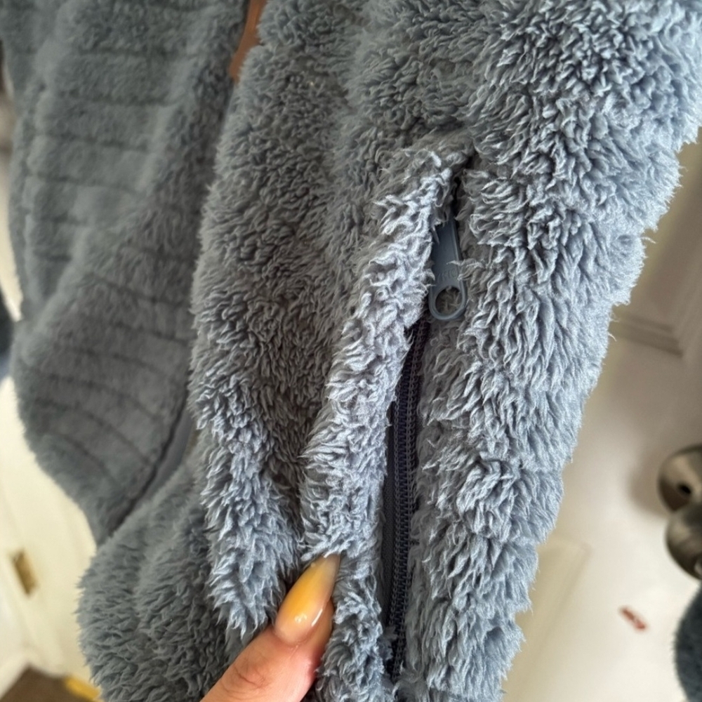 Cozy Columbia Blue Fleece Jacket - Picture 6 of 7